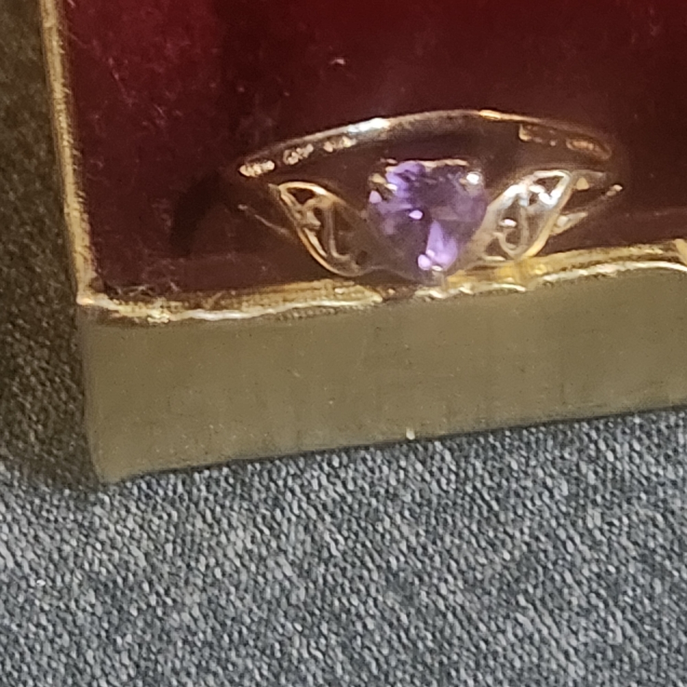 10kt Gold Heart Ring with Amethyst - Picture 9 of 15